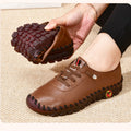 Tênis e sapatos Ortopédico mocassins de couro confortável para mulher .