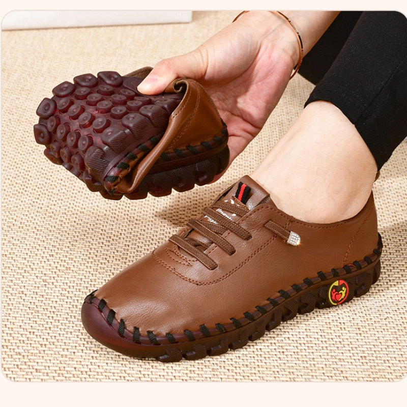 Tênis e sapatos Ortopédico mocassins de couro confortável para mulher .