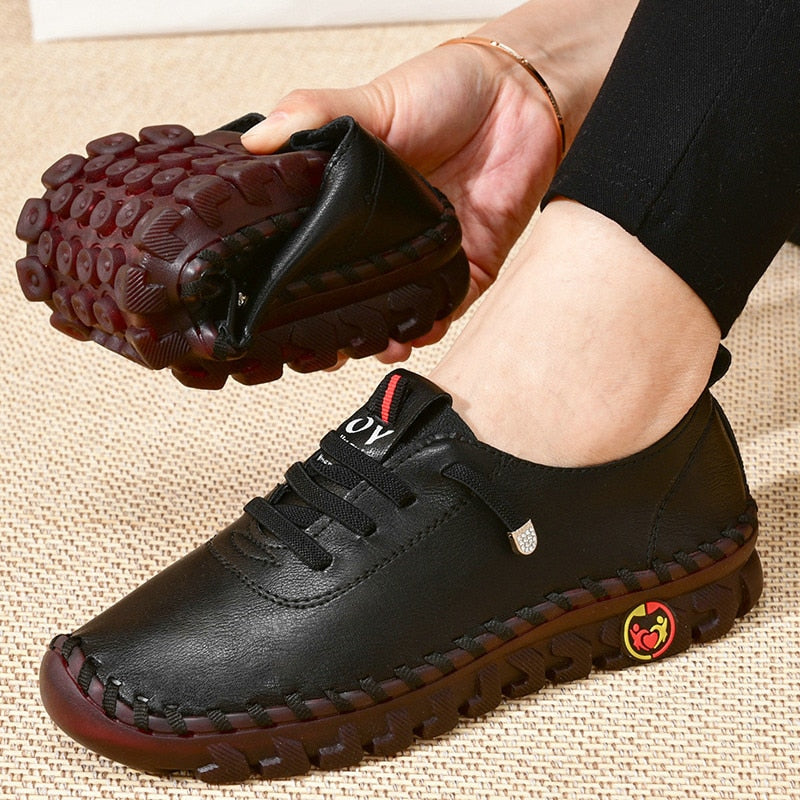 Tênis e sapatos Ortopédico mocassins de couro confortável para mulher .